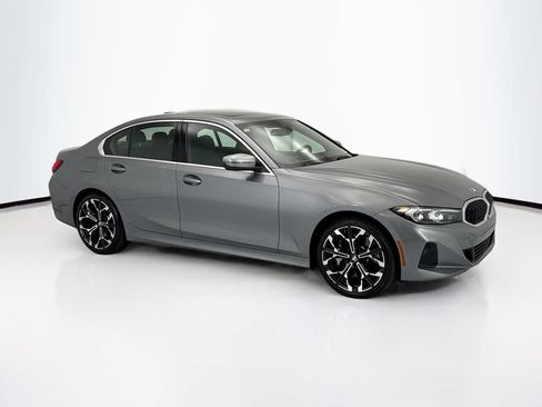 Used 2025 BMW 330i Sedan w/ Convenience Package RWD image 3
