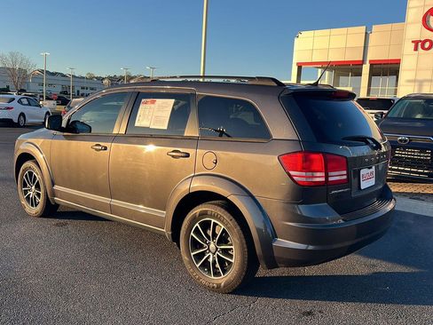 Used 2018 Dodge Journey SE w/ Blacktop Package image 4