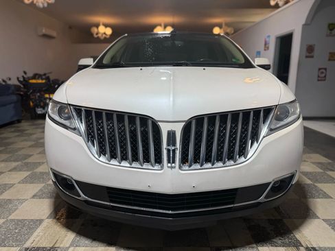 Used 2014 Lincoln MKX Sport Utility 4D w/ Equipment Group 102A image 2