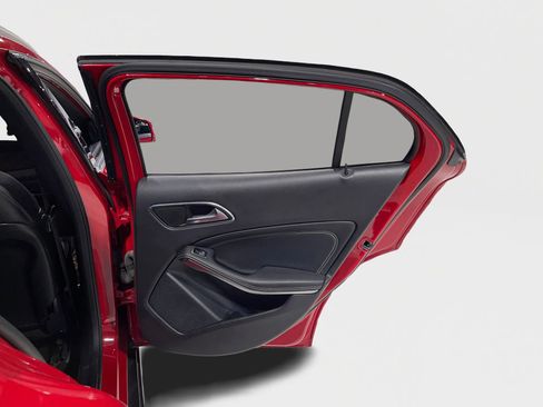 Used 2019 Mercedes-Benz GLA 250 w/ Convenience Package image 30