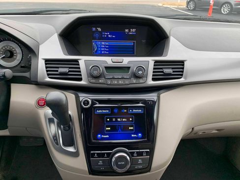 Used 2016 Honda Odyssey SE image 22