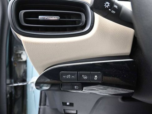 Used 2018 Toyota Prius Two image 8