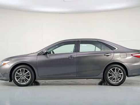 Used 2017 Toyota Camry SE image 8