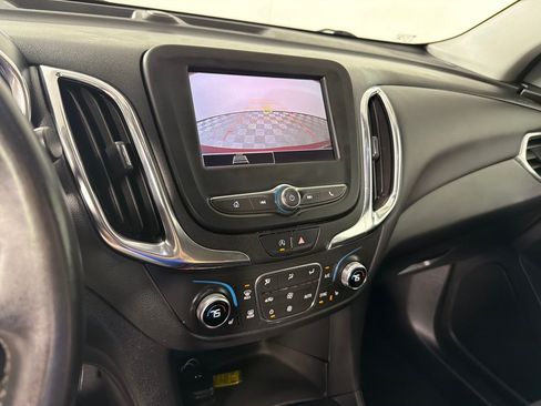 Used 2022 Chevrolet Equinox LT FWD image 17