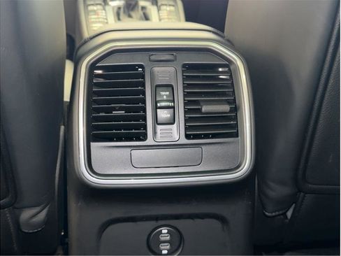 Used 2021 Porsche Macan S image 26