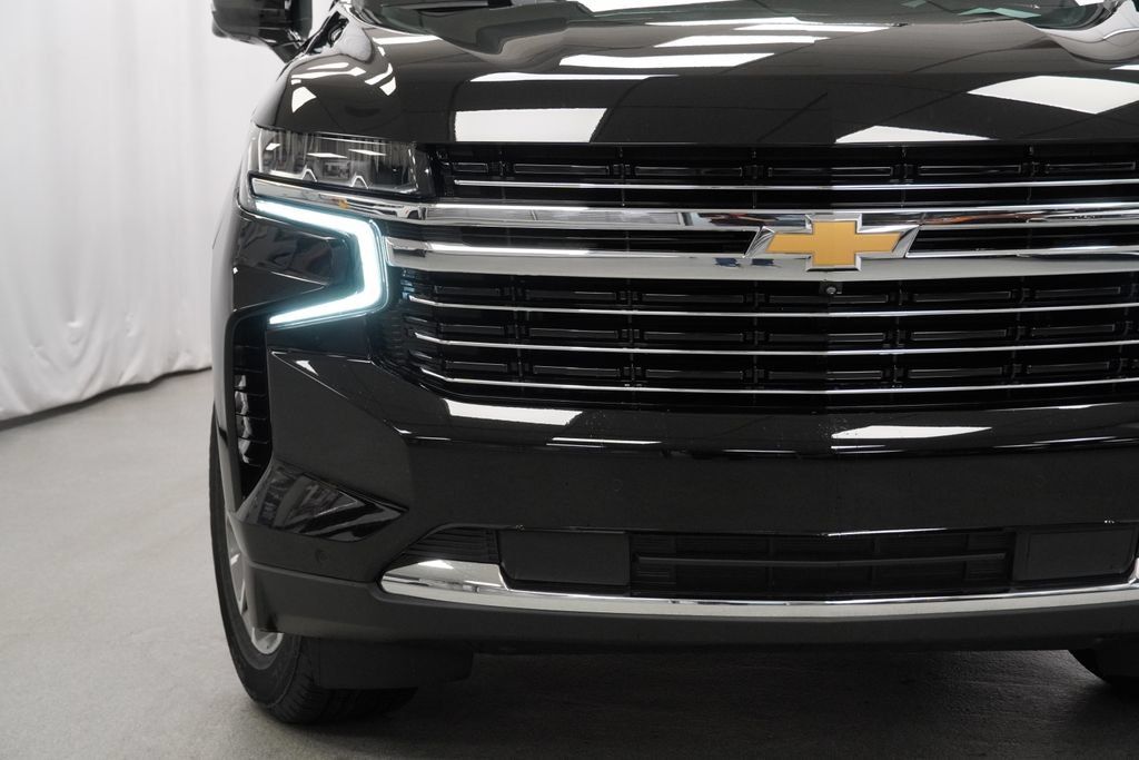 Used 2022 Chevrolet Tahoe LT w/ Luxury Package AWD/4WD image 35