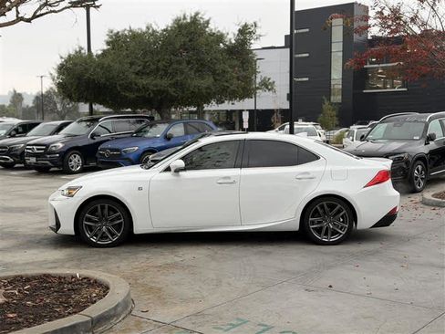 Used 2018 Lexus IS 300 F Sport image 4