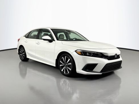 Certified 2024 Honda Civic EX image 3