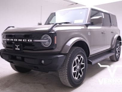 New 2025 Ford Bronco Outer Banks