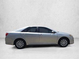 Used 2013 Toyota Camry LE FWD video 4