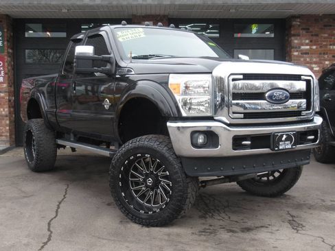 Used 2015 Ford F350 Lariat w/ Chrome Package image 2