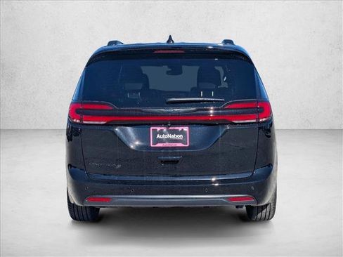 New 2026 Chrysler Pacifica Select w/ S Appearance Package FWD image 8