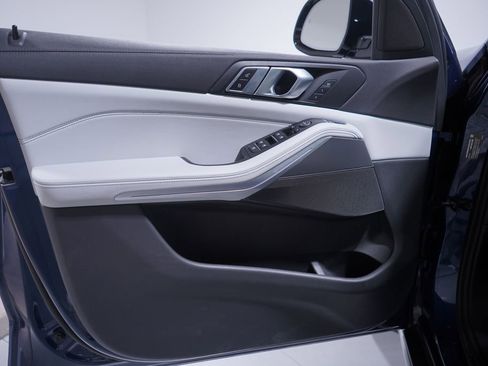 Used 2023 BMW X5 sDrive40i w/ Parking Assistance Package image 16