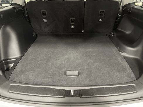 Used 2023 Jeep Grand Cherokee Limited image 12