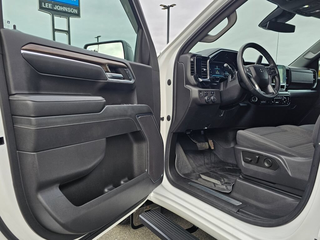 Certified 2023 Chevrolet Silverado 1500 RST w/ Z71 Off-Road Package AWD/4WD image 22