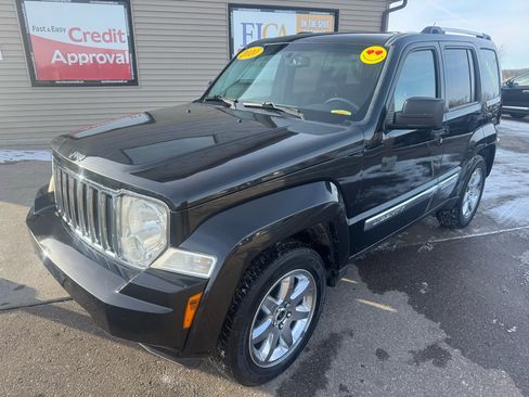 Used 2010 Jeep Liberty Limited w/ Tire & Wheel Group image 1