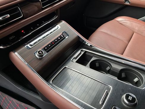 Used 2025 Lincoln Aviator Reserve w/ Illumination Package image 17