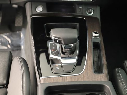 Certified 2025 Audi Q5 e Premium Plus w/ Premium Plus Package image 21