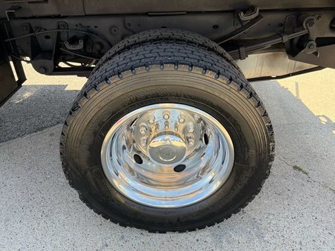 Used 2008 Ford F550 4x4 Regular Cab Super Duty image 9