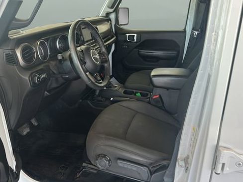 Used 2019 Jeep Wrangler Unlimited Sport w/ Technology Group AWD/4WD image 7