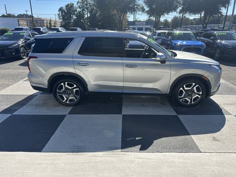 Used 2025 Hyundai Palisade Limited image 3
