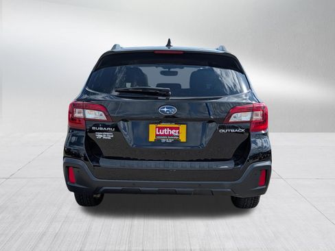 Used 2018 Subaru Outback 2.5i Touring AWD/4WD image 6