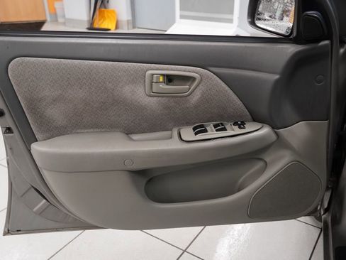 Used 2000 Toyota Camry LE FWD image 15