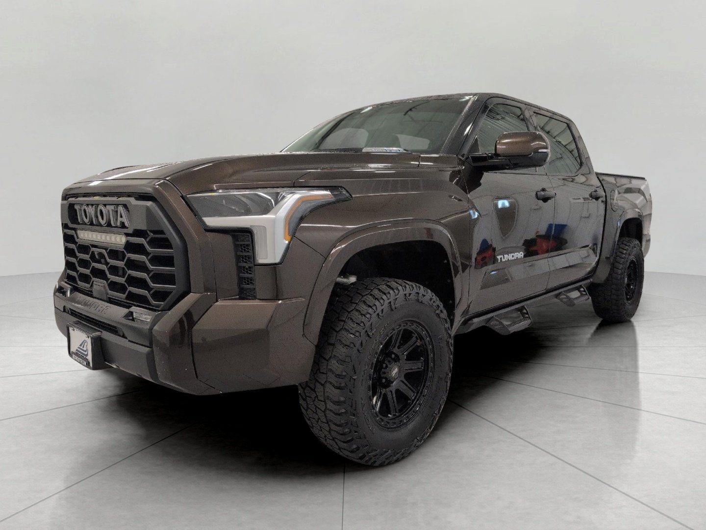 Used 2023 Toyota Tundra Limited w/ Power Package AWD/4WD image 13