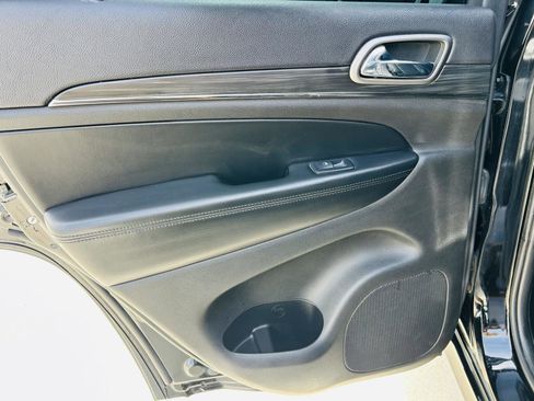 Used 2019 Jeep Grand Cherokee Limited X image 27