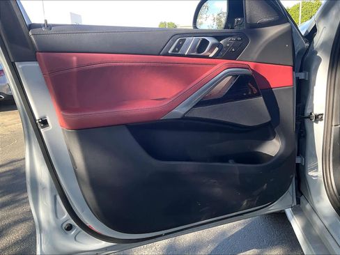 Used 2025 BMW X6 xDrive40i w/ Executive Package image 24