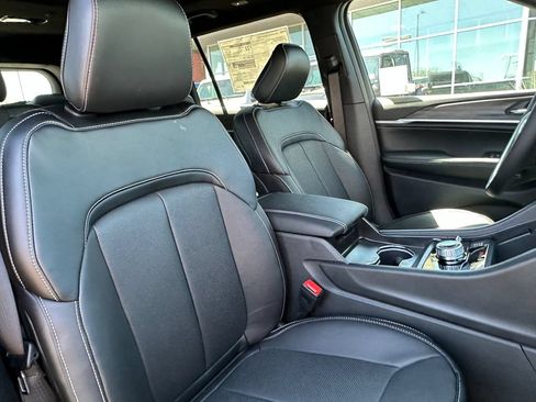 New 2026 Jeep Grand Cherokee L Limited AWD/4WD image 15