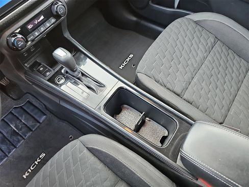 Used 2021 Nissan Kicks SV image 24