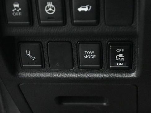 Used 2020 Nissan Pathfinder SL image 40