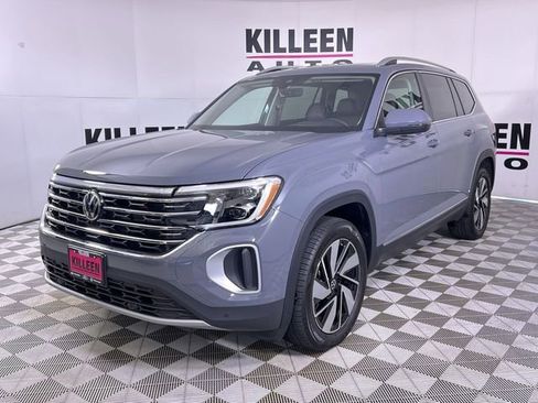 Used 2025 Volkswagen Atlas SEL image 3
