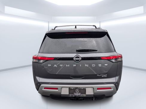 Used 2023 Nissan Pathfinder Platinum w/ Cargo Package AWD/4WD image 4