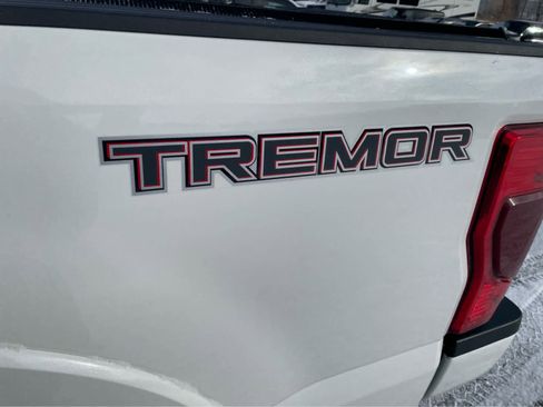 Used 2022 Ford F250 Lariat w/ Tremor Off-Road Package image 11