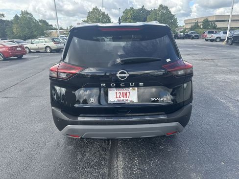 Certified 2022 Nissan Rogue SV w/ SV Premium Package image 6