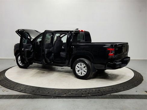 Used 2022 Nissan Frontier SV image 13