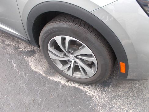 Used 2023 Buick Envision Essence image 7