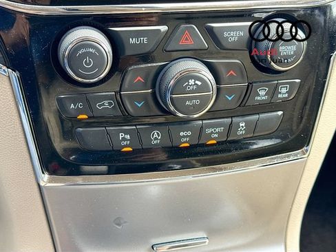 Used 2019 Jeep Grand Cherokee Limited AWD/4WD image 17