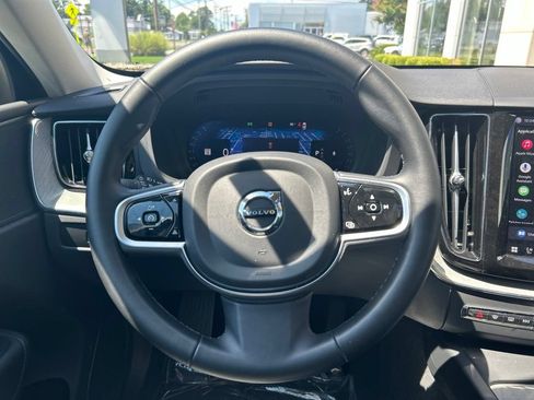 Used 2025 Volvo XC60 B5 Plus AWD/4WD image 19