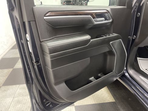 Used 2025 GMC Sierra 1500 SLT image 10