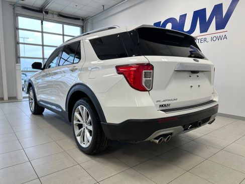 Used 2022 Ford Explorer Platinum w/ Equipment Group 601A AWD/4WD image 6