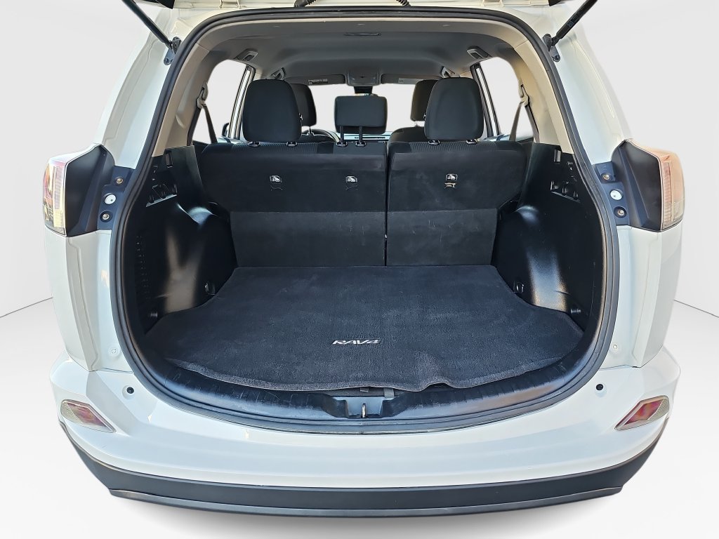 Used 2017 Toyota RAV4 LE w/ Carpet Mat Package AWD/4WD image 20