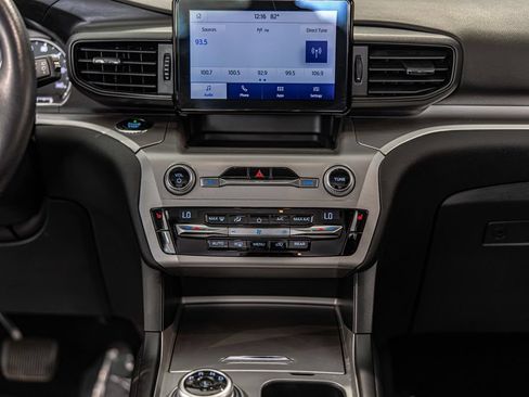 Used 2021 Ford Explorer XLT AWD/4WD image 37