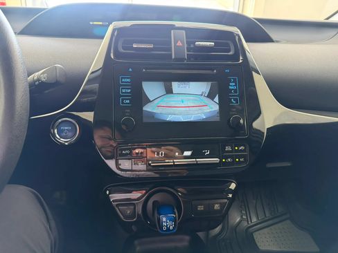 Used 2017 Toyota Prius Two w/ Prius Two Safety Plus Package FWD image 28