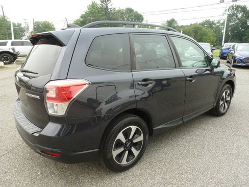 Used 2018 Subaru Forester 2.5i Premium w/ All-Weather Package AWD/4WD image 8