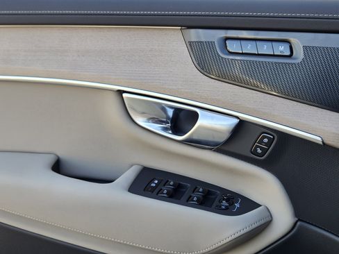 New 2026 Volvo XC90 B6 Plus w/ Protection Package Premier image 26