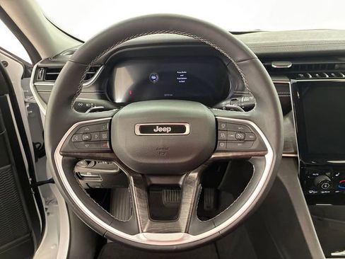 Used 2023 Jeep Grand Cherokee L Limited w/ Luxury Tech Group II image 22