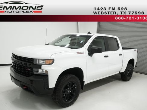 Used 2019 Chevrolet Silverado 1500 Custom Trail Boss w/ Custom Convenience Package image 1